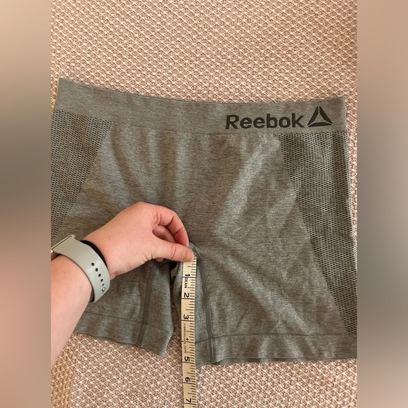 Reebok NWOT size large grey women’s spandex shorts exercise shorts - Picture 2 of 6